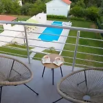 Hs * Mostar